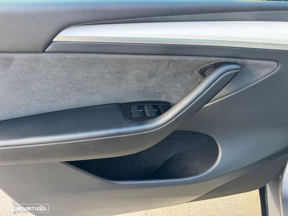 Tesla Model Y Long Range Tração Traseira - 15