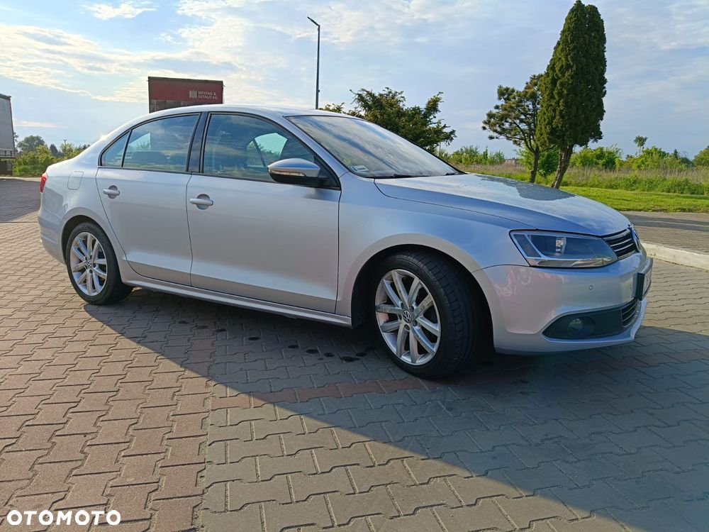 Volkswagen Jetta 1.2 TSI Comfortline - 5