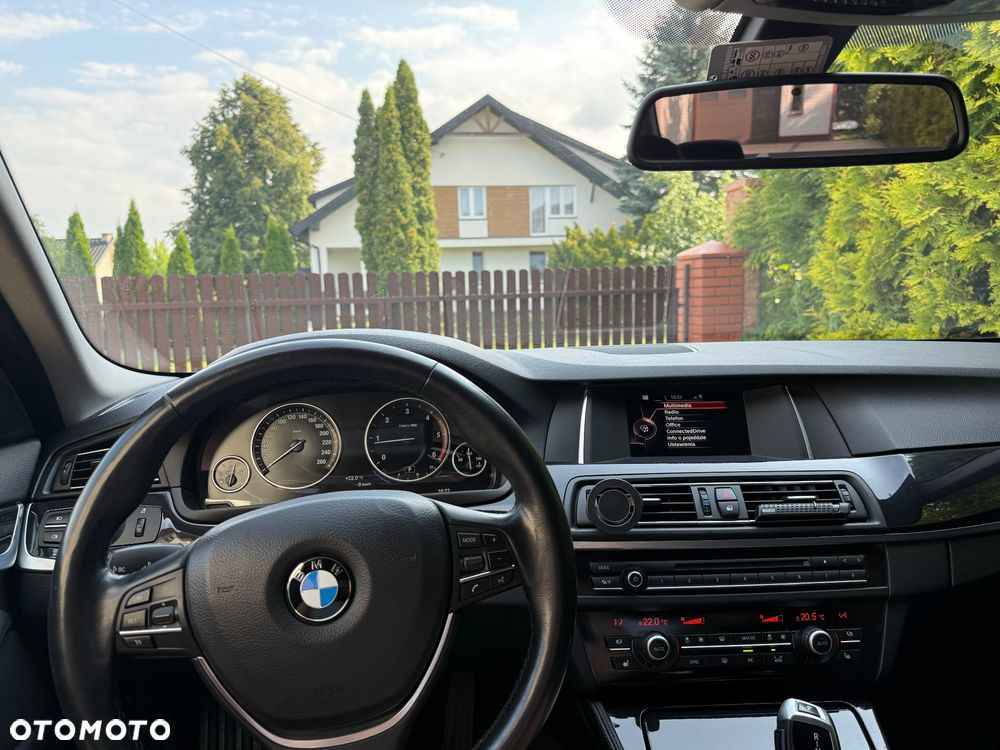 BMW Seria 5 520d xDrive - 16