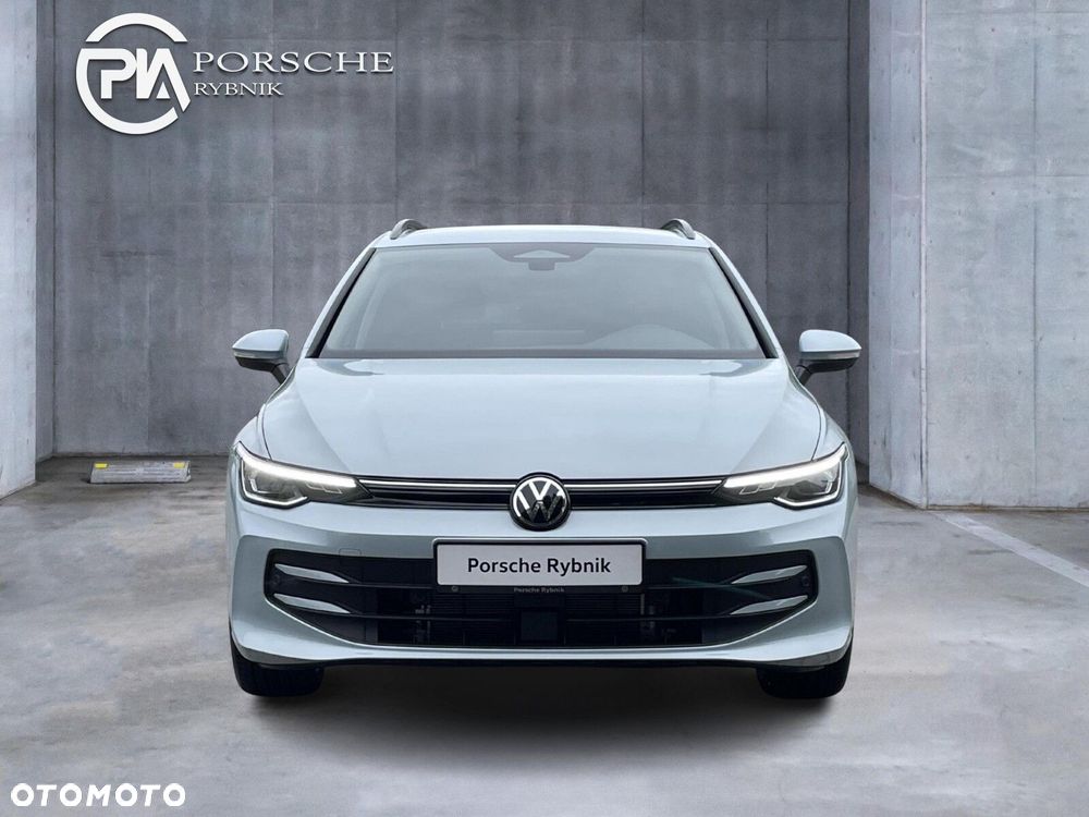 Volkswagen Golf - 8
