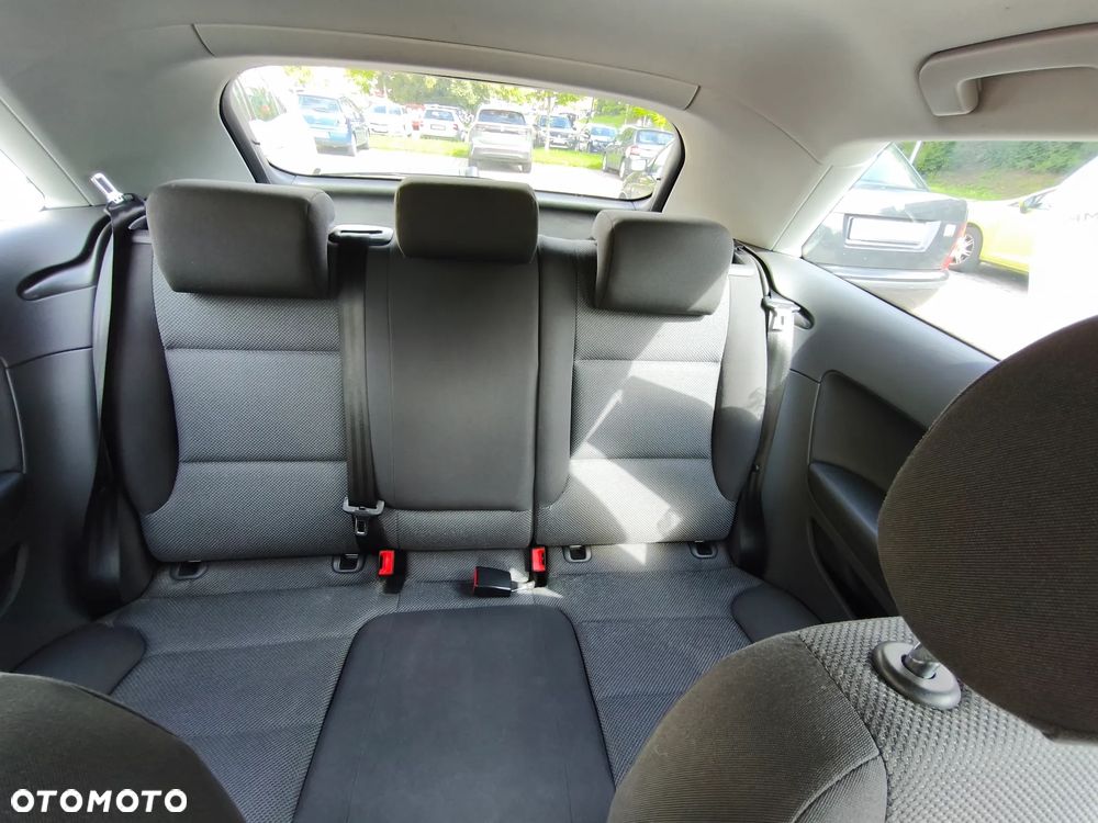 Audi A3 3-drzwiowe 1.6 Ambiente - 20