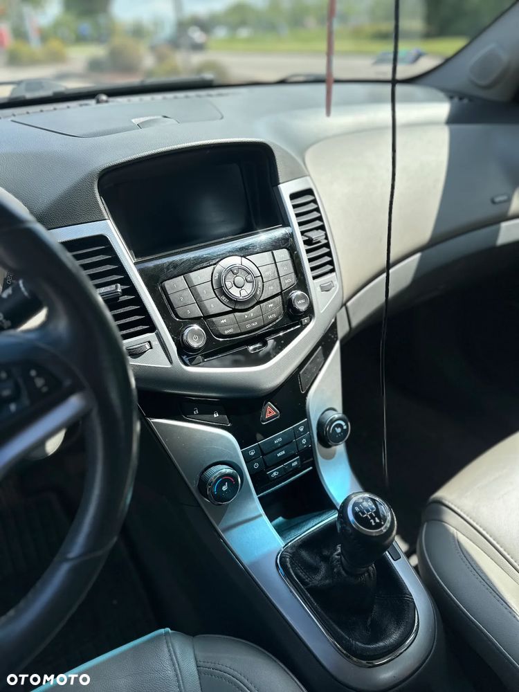 Chevrolet Cruze 1.8 LT - 14