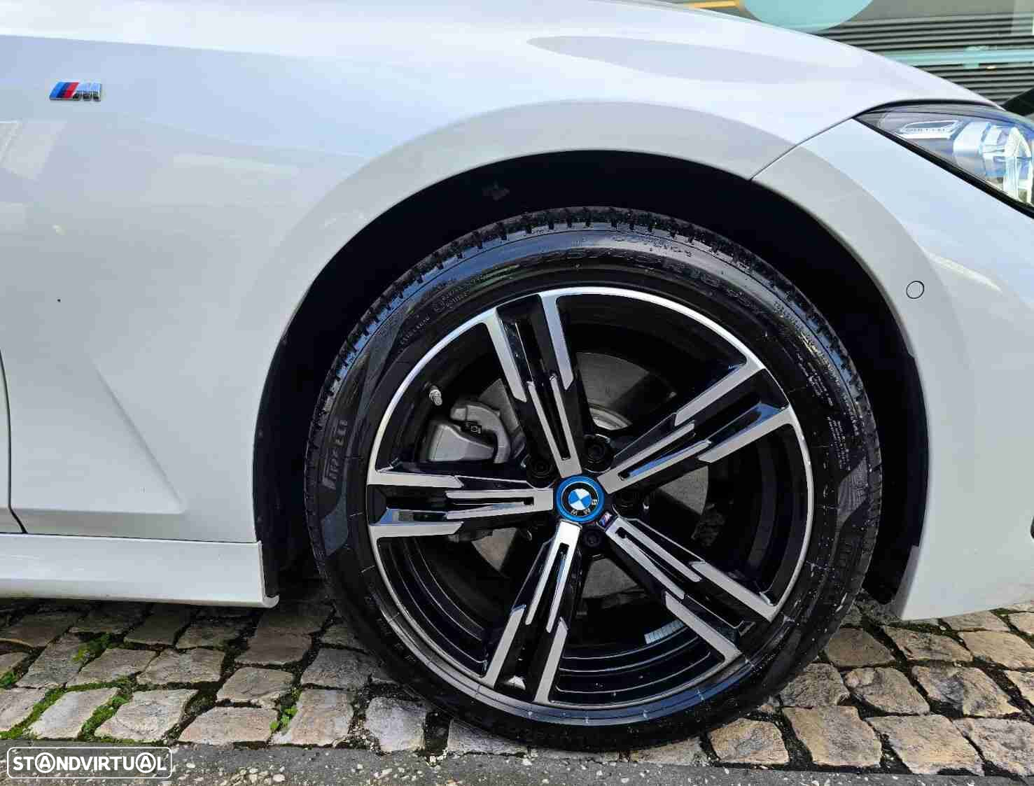 BMW 320 e Touring Pack Desportivo M Auto - 4