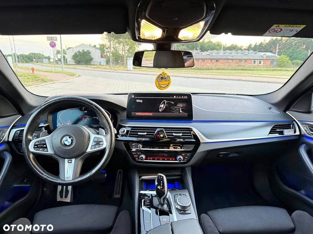 BMW Seria 5 520d M Sport Edition - 11