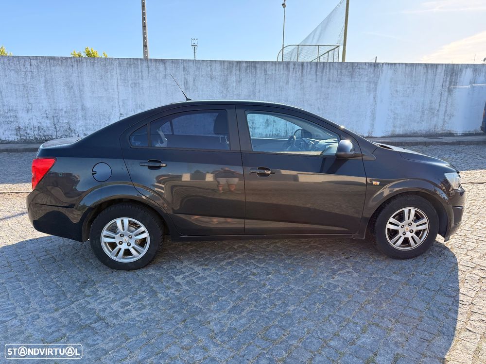 Chevrolet Aveo 1.2 LT Bi-Fuel - 13