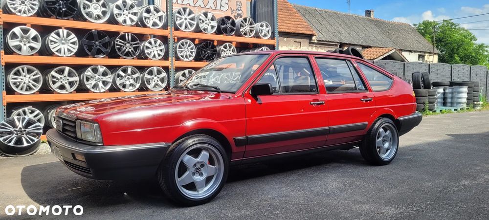 Volkswagen Passat 1.6 GL - 14