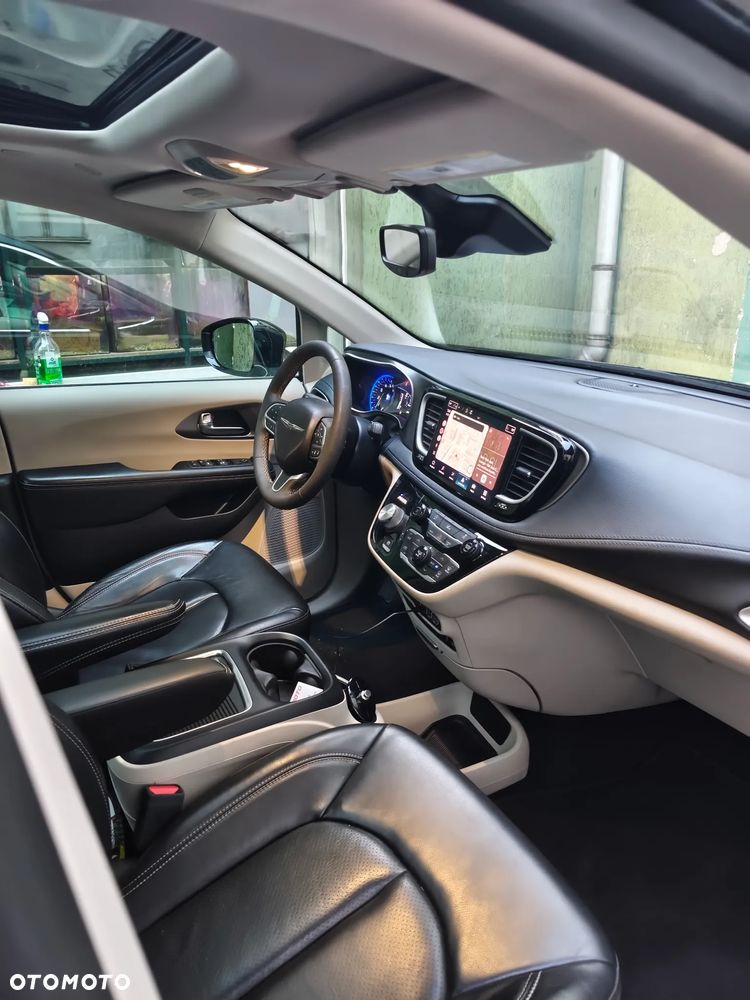 Chrysler Pacifica - 7