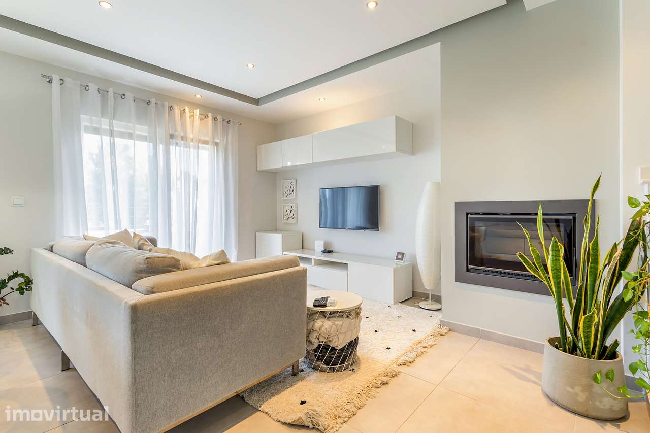 Moradia Geminada T3 | 2 Suites | Quinta do Conde - Grande imagem: 5/28