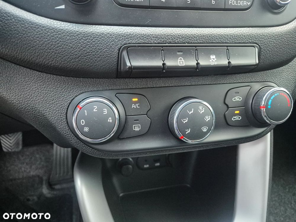 Kia Ceed - 16