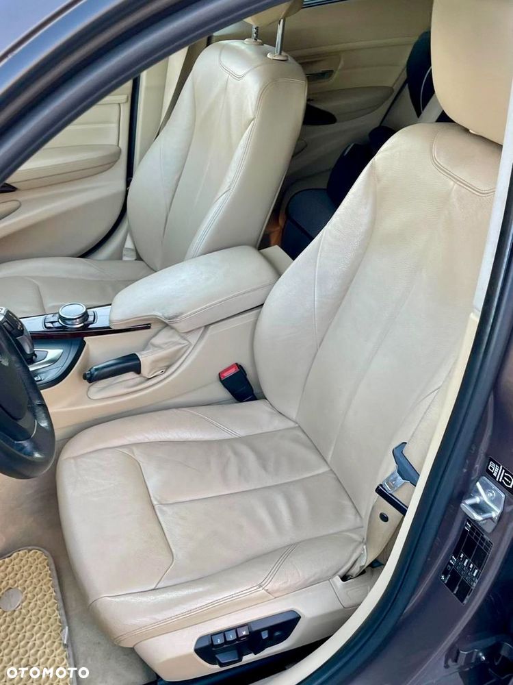 BMW Seria 3 320d Touring Efficient Dynamics Edition - 13