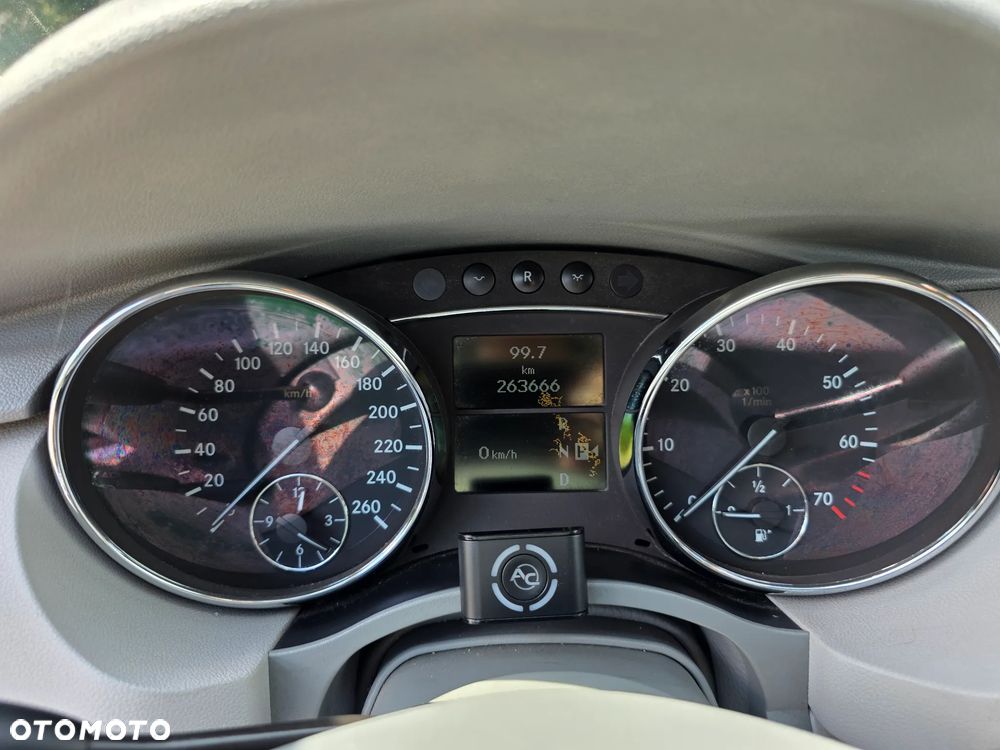 Mercedes-Benz Klasa R 350 4-Matic - 21