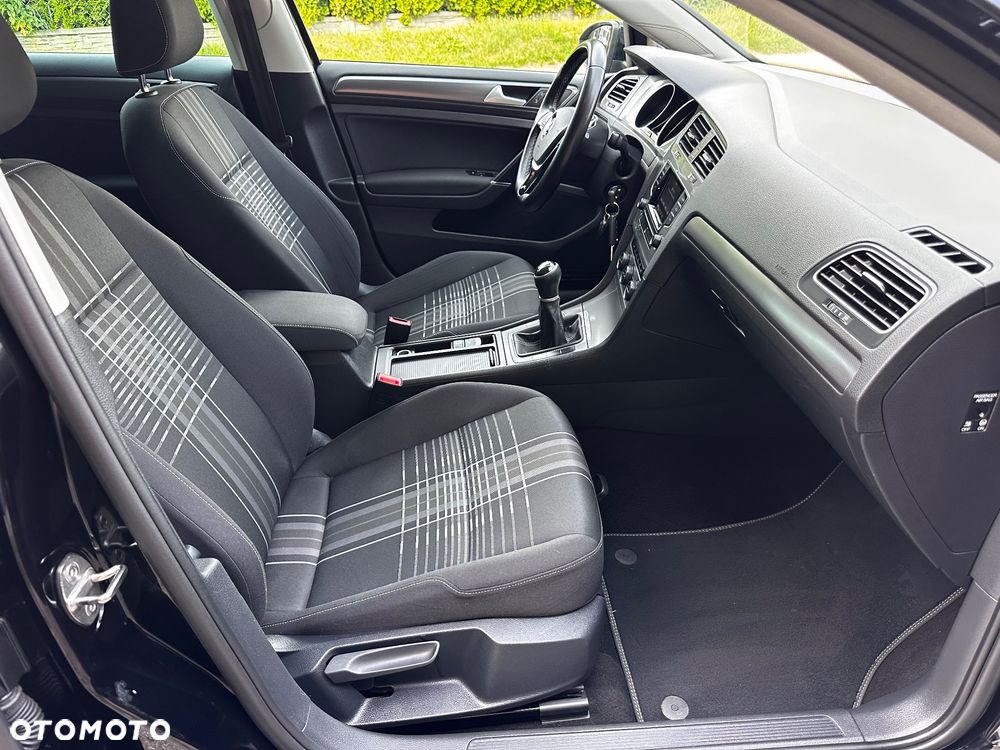Volkswagen Golf 2.0 TDI BlueMotion Technology Lounge - 25