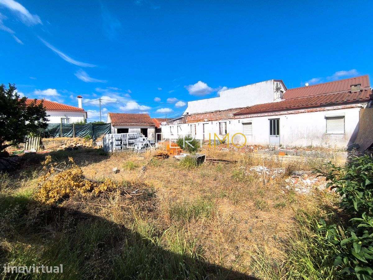 Conjunto de três moradias para renovar em Santa Clara - Grande imagem: 5/27