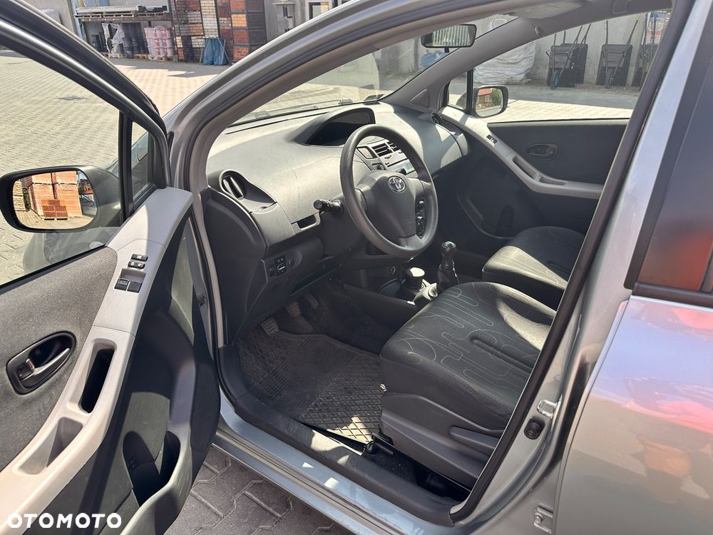 Toyota Yaris 1.0 Luna A/C - 9