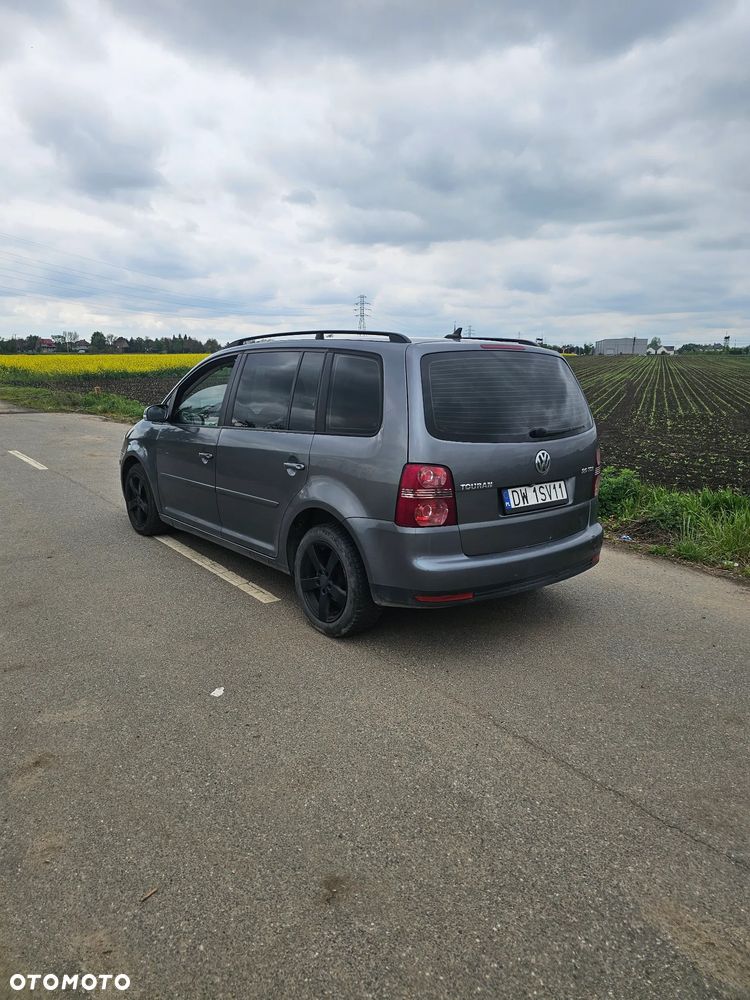 Volkswagen Touran 2.0 TDI DPF DSG Comfortline - 3