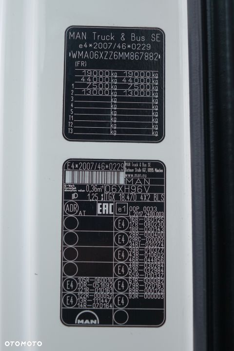 MAN TGX 18.470 4x2 BLS / XLX / STANDARD / EURO 6 / AUTOMAT / RETARDER / KLIMATYZACJA POSTOJOWA / LODÓWKA / 2 ZBIORNIKI - 34