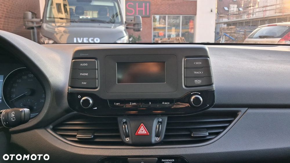 Hyundai i30 1.5 DPI Classic + - 20