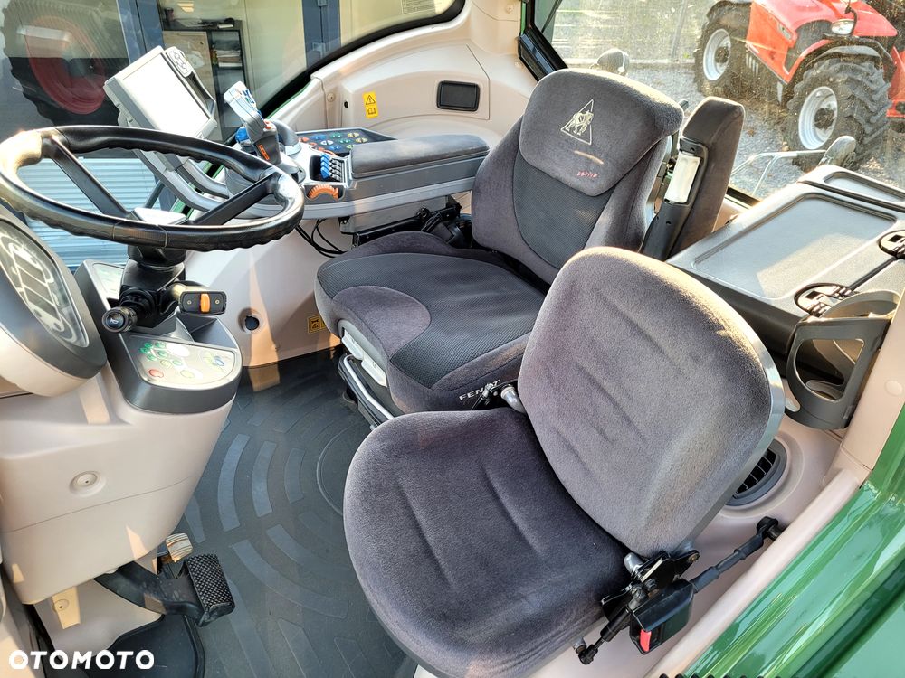 Fendt 824 VARIO Profi Plus SCR - 17