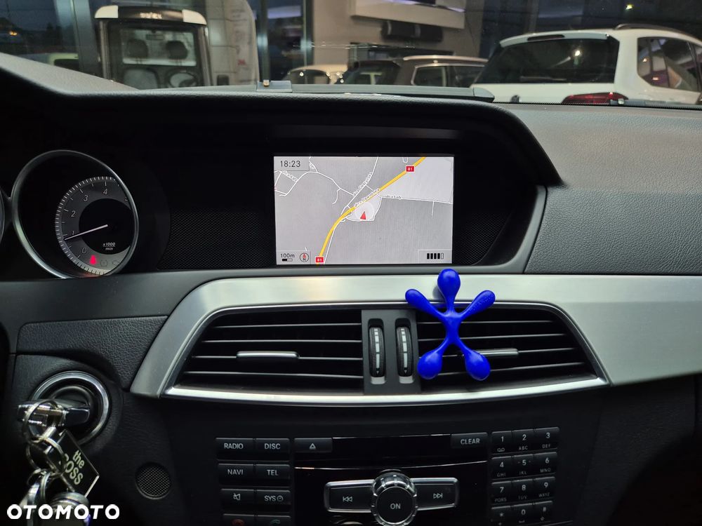Mercedes-Benz Klasa C 200 T CGI Automatik BlueEFFICIENCY Avantgarde - 23