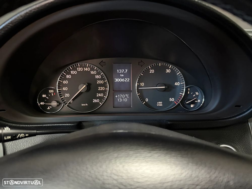 Mercedes-Benz C 220 CDI Avantgarde DPF - 38