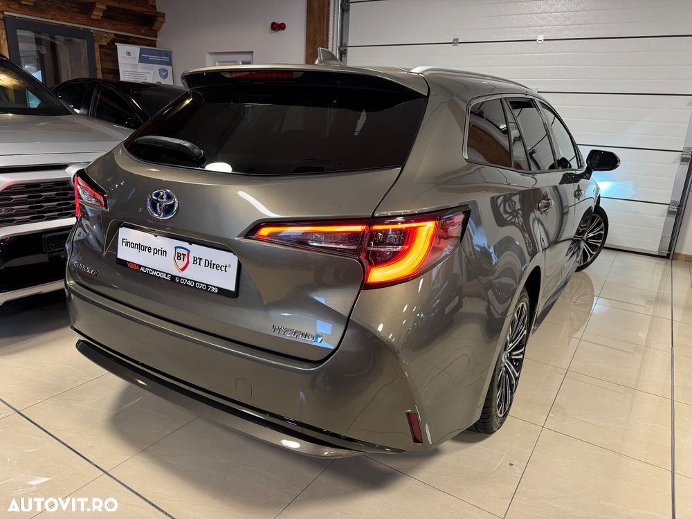 Toyota Corolla 1.8 Hybrid Team Deutschland - 3