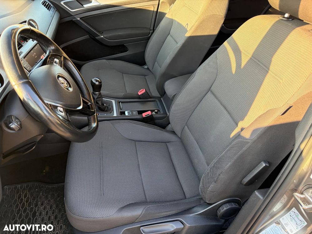 Volkswagen Golf 1.6 TDI BMT Comfortline - 10
