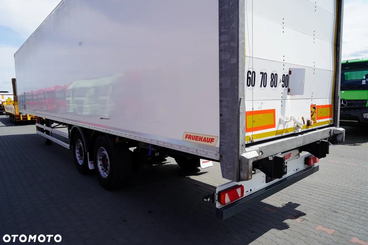 Fruehauf KONTENER / KOFFER / 2 OSIE / SAF / 2021 ROK / BARDZO MOCNA PODŁOGA: SZYNA-DESKA / ROLETA - 11