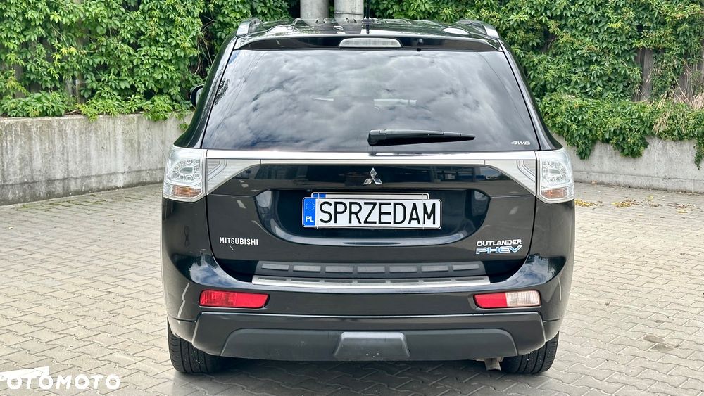 Mitsubishi Outlander 2.0 4WD - 6