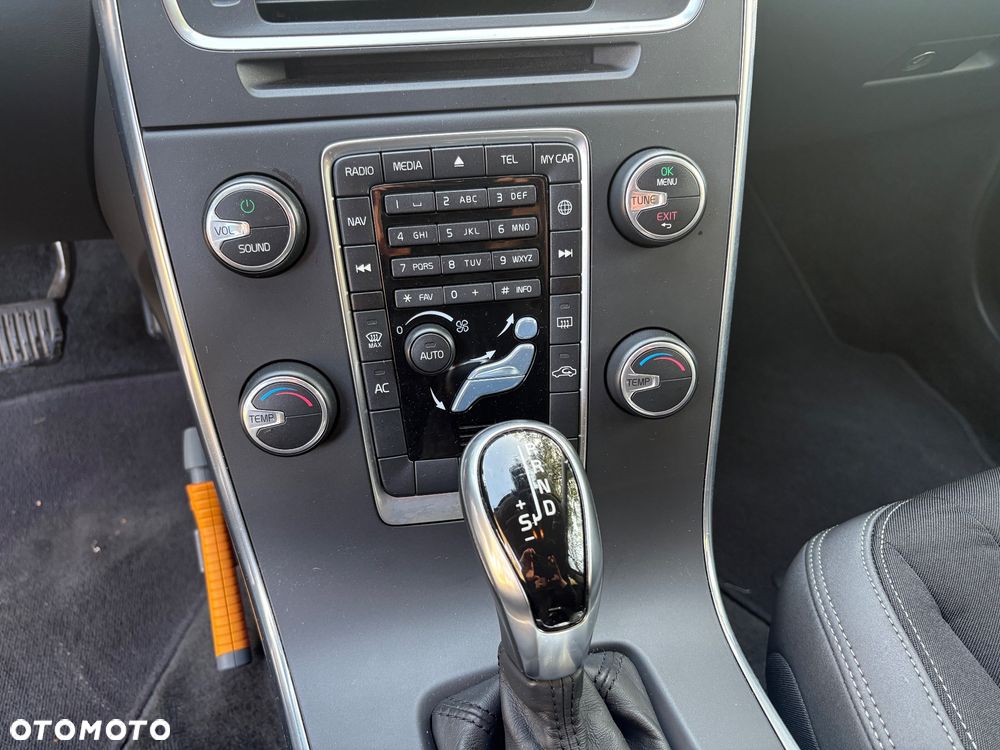 Volvo V60 D3 Geartronic Kinetic - 17