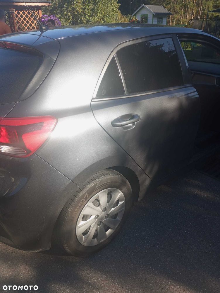 Kia Rio - 3
