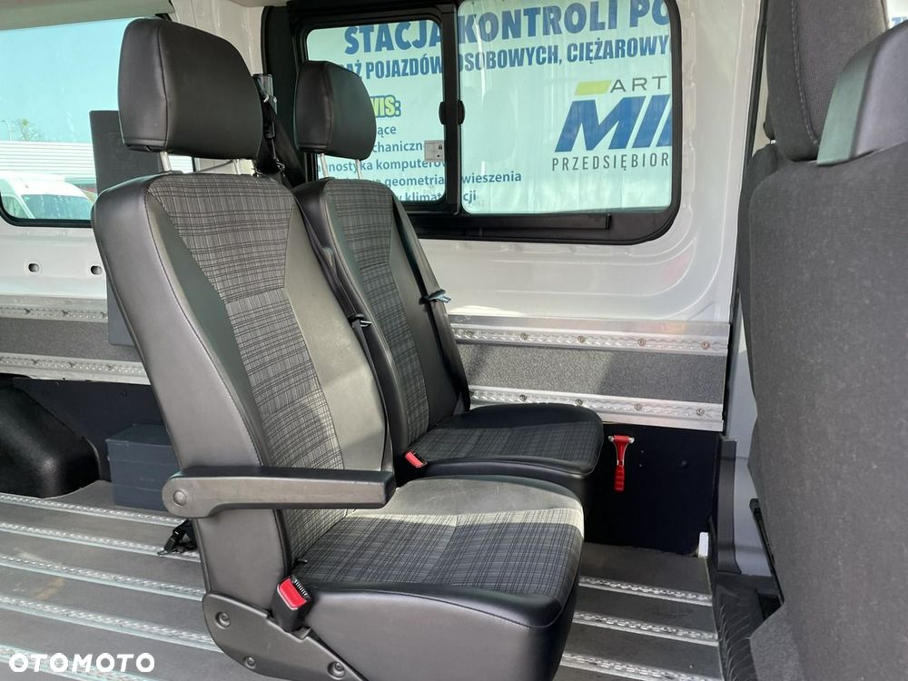 Ford Transit - 30
