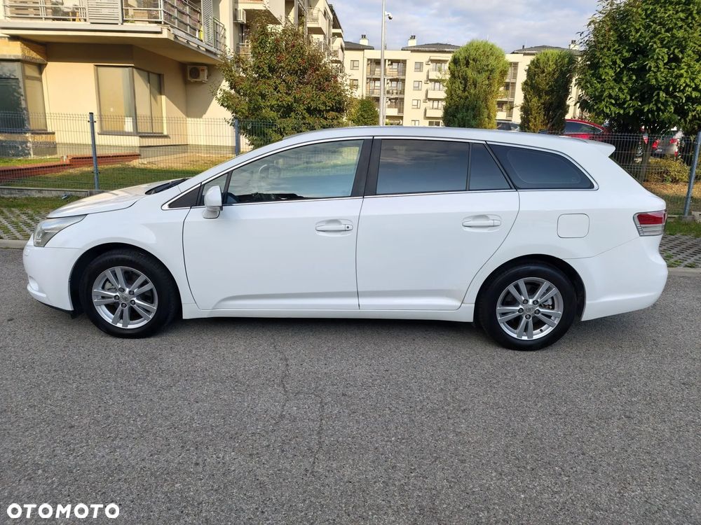 Toyota Avensis 2.0 Sol EU5 - 8