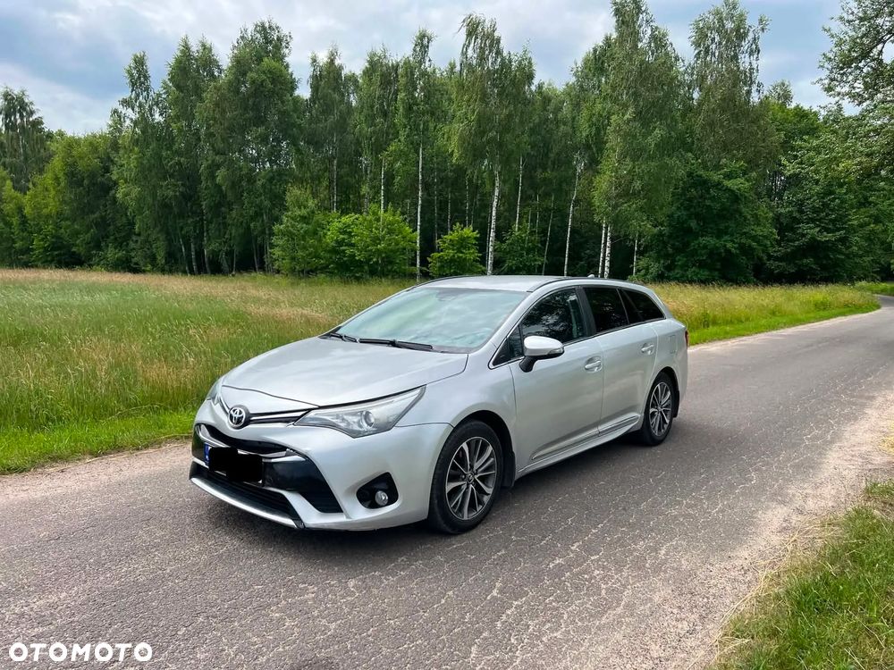 Toyota Avensis 2.0 D-4D Premium - 10