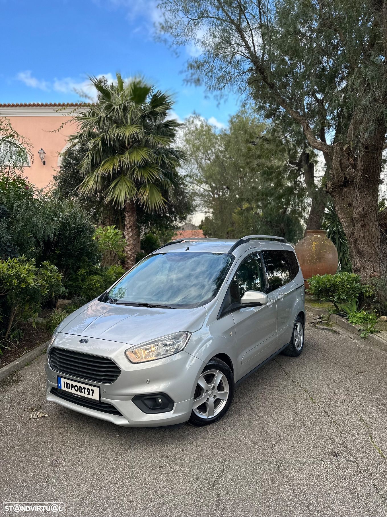 Ford Tourneo Courier 1.5 TDCi Titanium - 1
