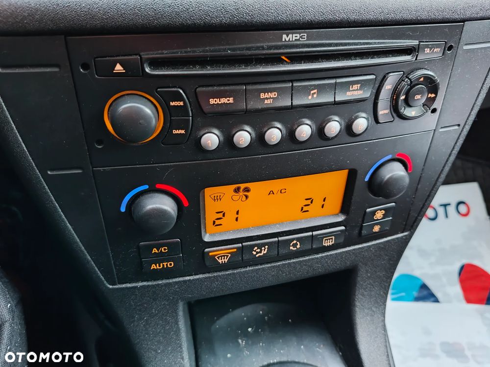 Citroën C4 1.4 16V Impress - 22