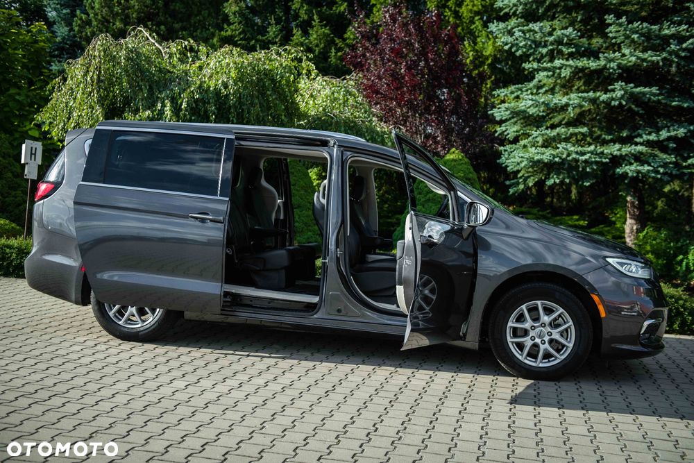 Chrysler Pacifica - 18
