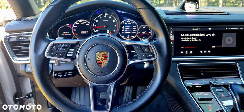 Porsche Panamera 4 - 11