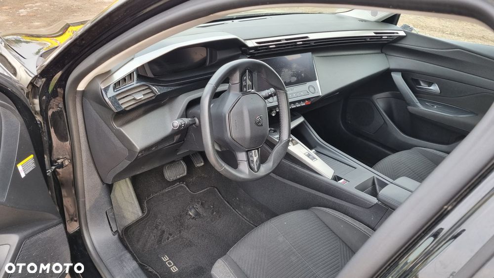 Peugeot 308 BlueHDi 130 EAT8 Allure - 13