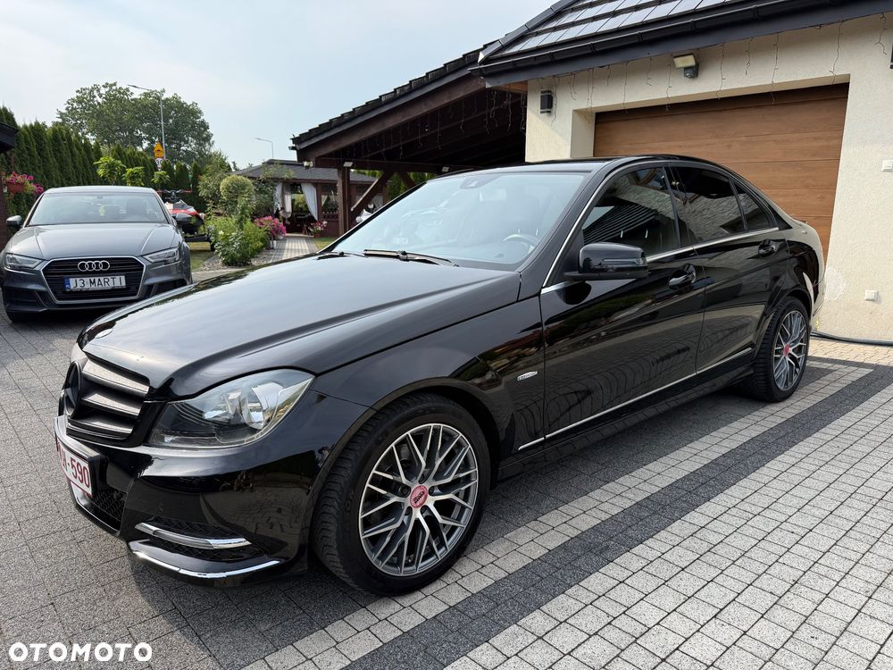Mercedes-Benz Klasa C 180 CGI BlueEFFICIENCY Avantgarde - 3