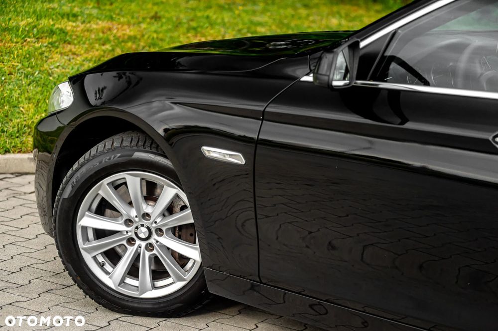 BMW Seria 5 530d xDrive - 9