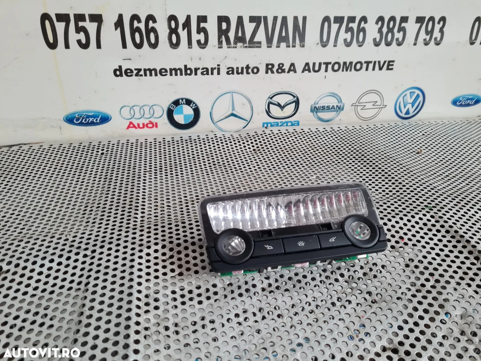 Plafoniera Spate Bmw F10 F11 F7 Cod  - Dezmembrez Bmw F10 - Dezmembrari Arad - 4