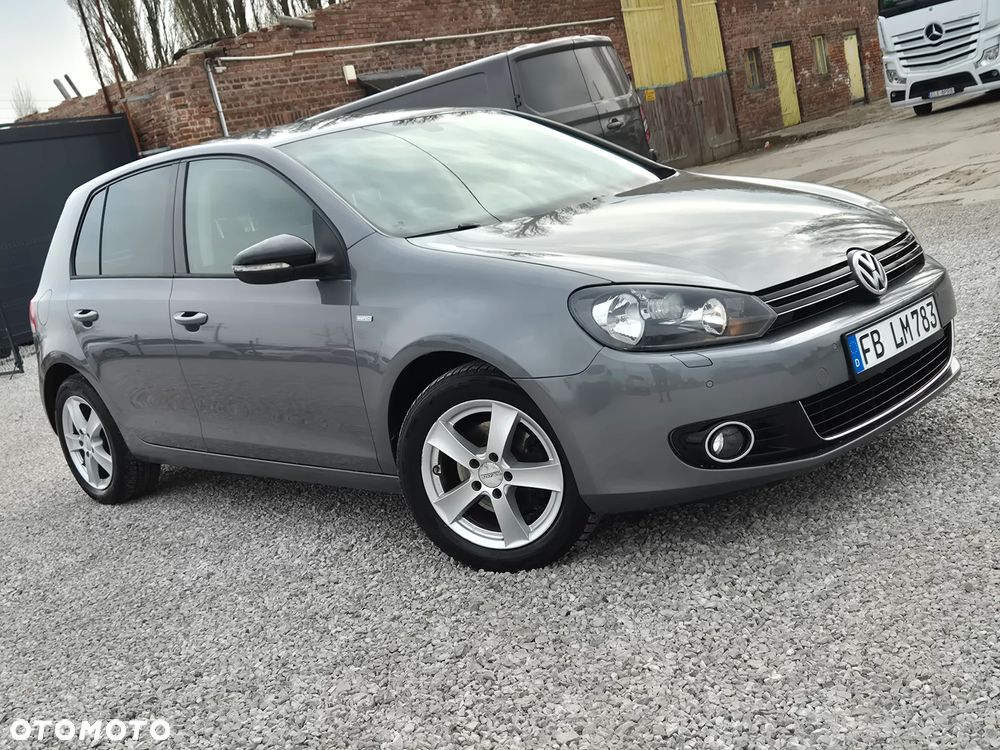 Volkswagen Golf 2.0 TDI DPF DSG MATCH - 16