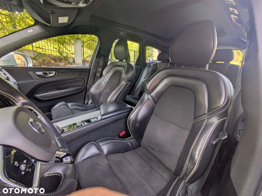 Volvo XC 60 T8 AWD Plug-In Hybrid R-Design - 23