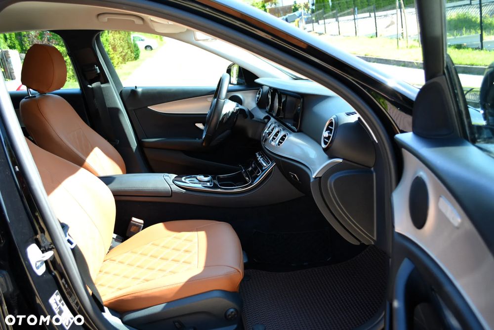 Mercedes-Benz Klasa E 220 d 4-Matic 9G-TRONIC - 8