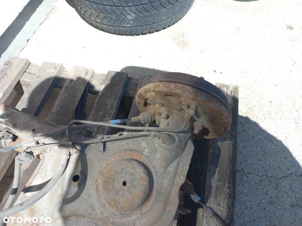Daihatsu Cuore 1.0 B 03r belka zawieszenia tylnego kompletna - 3