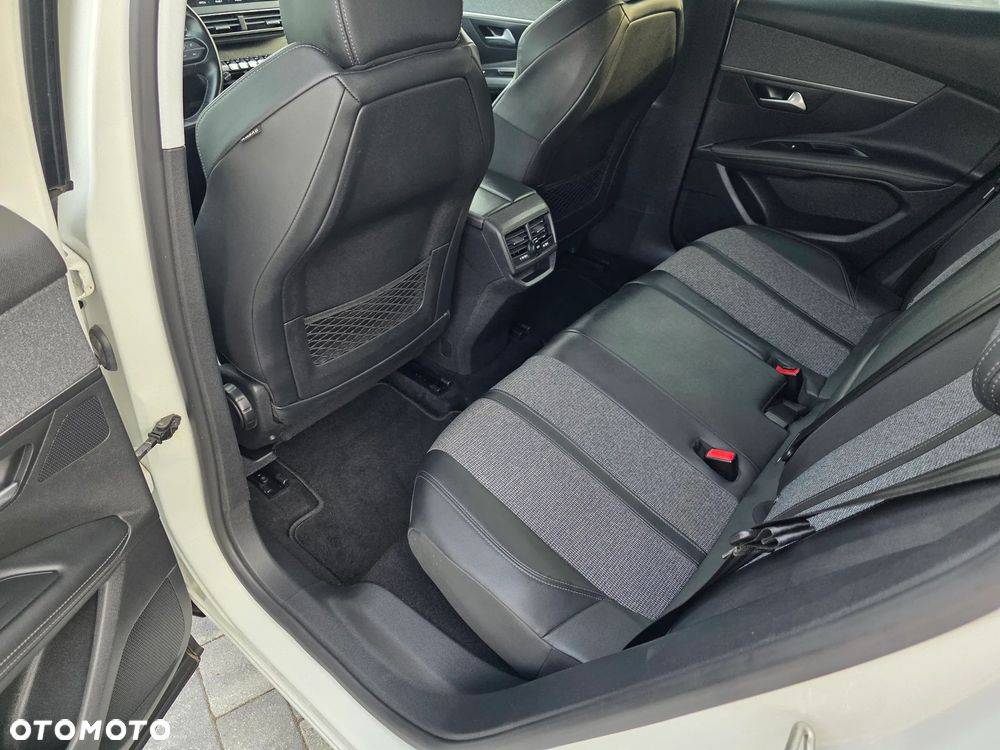 Peugeot 3008 PureTech 130 Stop & Start EAT6 Allure - 13