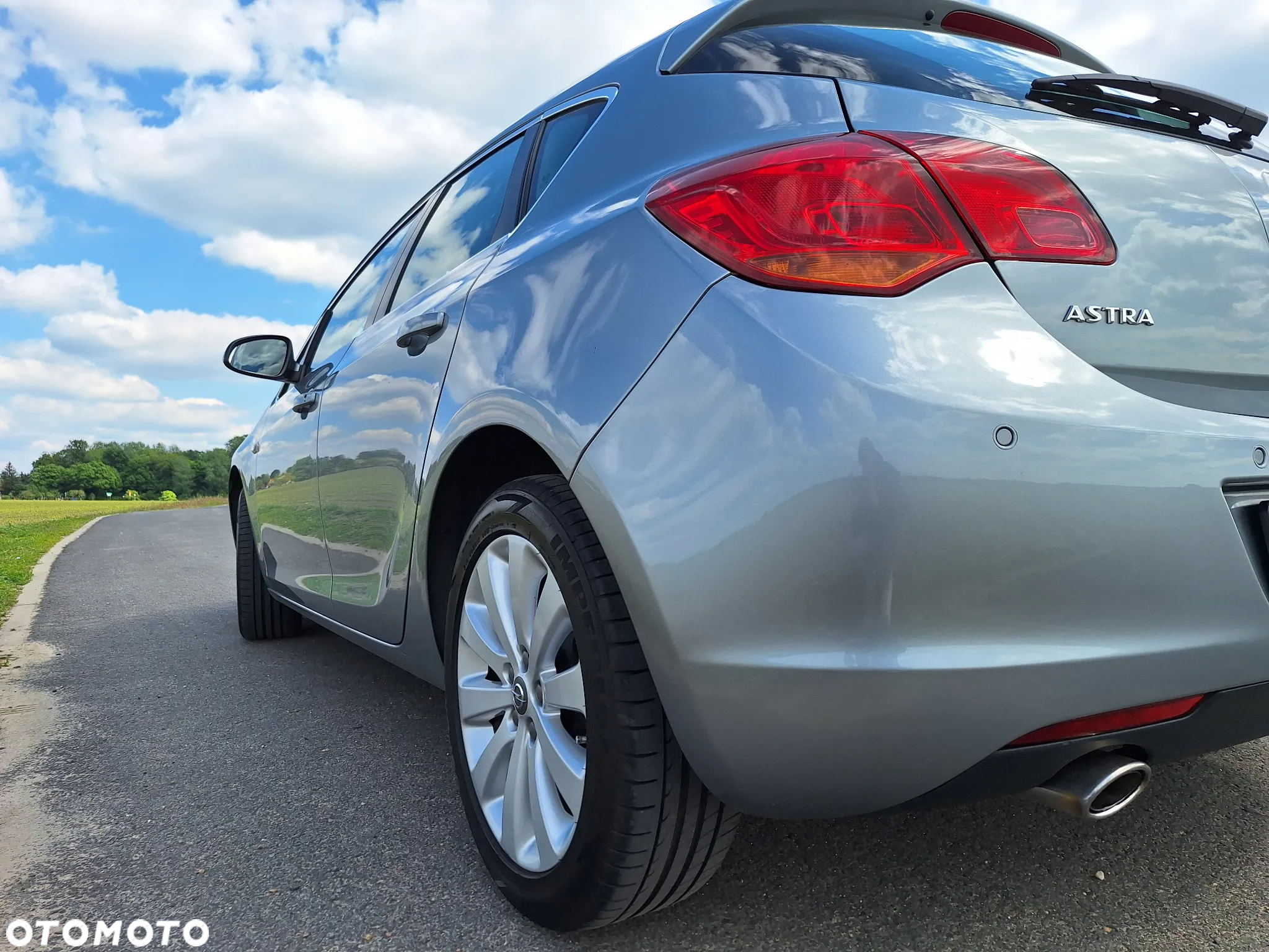 Opel Astra IV 1.4 T Cosmo - 4