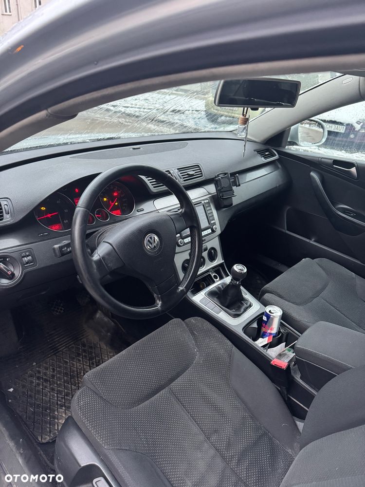Volkswagen Passat 1.9 TDI Trendline - 3