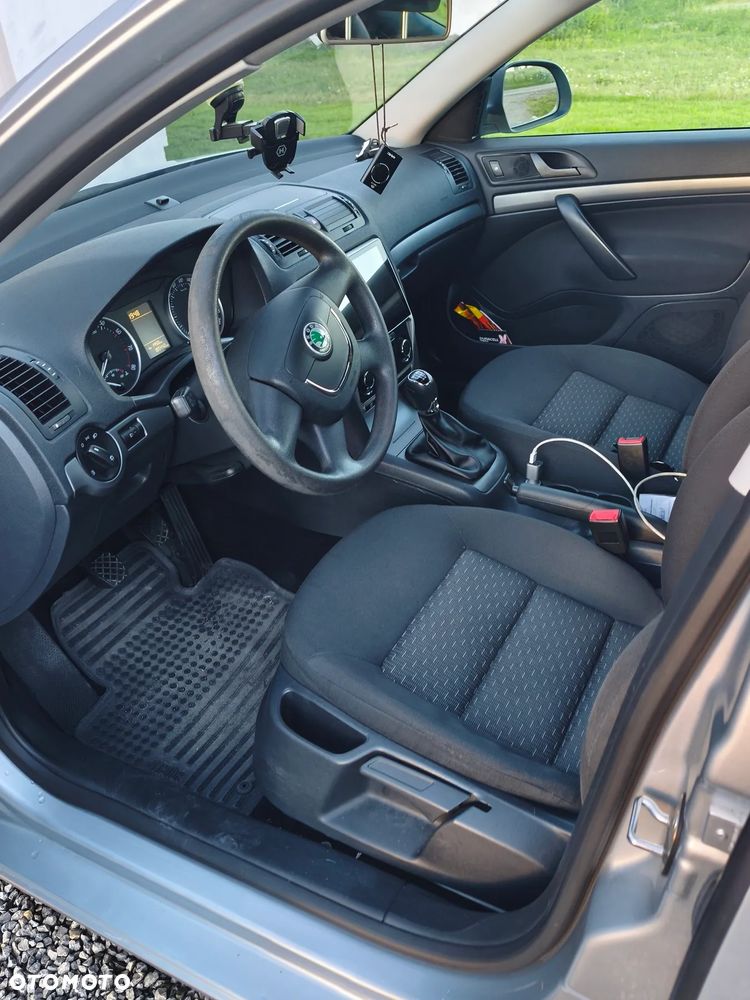 Skoda Octavia 1.6 Family Plus - 23