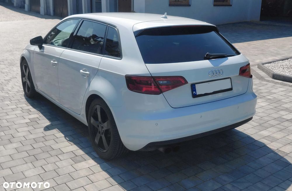 Audi A3 Sportback 1.4 TFSI Attraction - 3